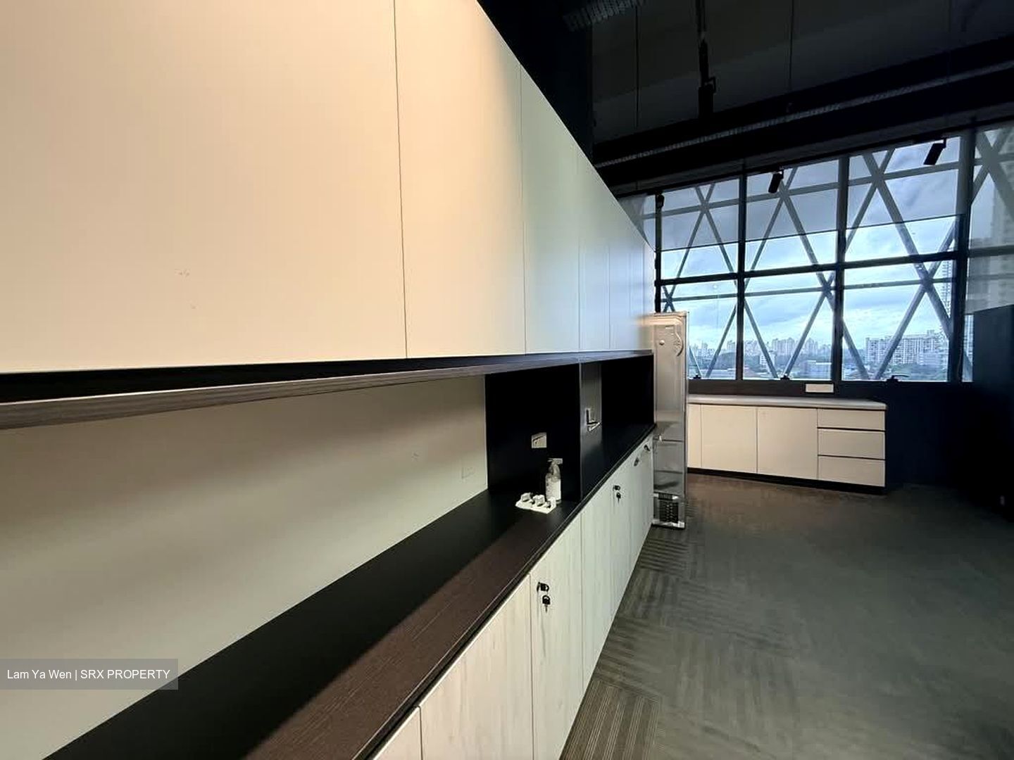 Ct Hub 2 (D12), Office #563317131